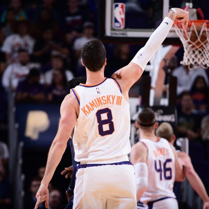 包含NBA季后赛倒计时，北京首钢加时末段手感冰凉，细节引发关注，话题不断，年轻球员得到机会的词条